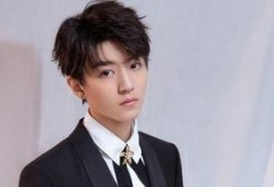 圈内爆料任嘉伦和刘雨昕,甜蜜互动引粉丝热议