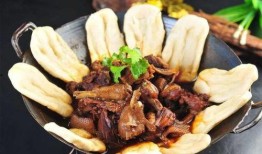 爆料碳烤大鹅视频,揭秘传统美食制作过程