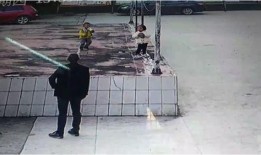 男子爆料景区视频在线观看,揭秘真实旅游幕后