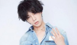 易烊千玺路人缘娱乐爆料,娱乐爆料揭示人气背后的秘密