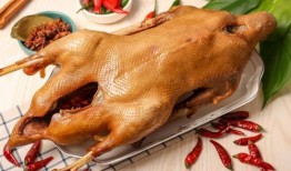 爆料碳烤大鹅视频,揭秘传统美食制作过程