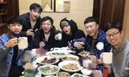 娱乐吃瓜酱深夜回家,娱乐吃瓜酱揭秘娱乐圈幕后故事